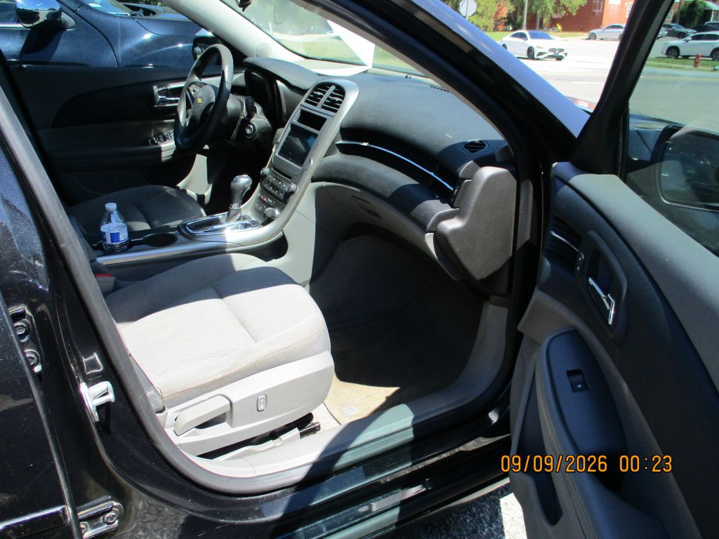 2013 Chevrolet Malibu Image 6