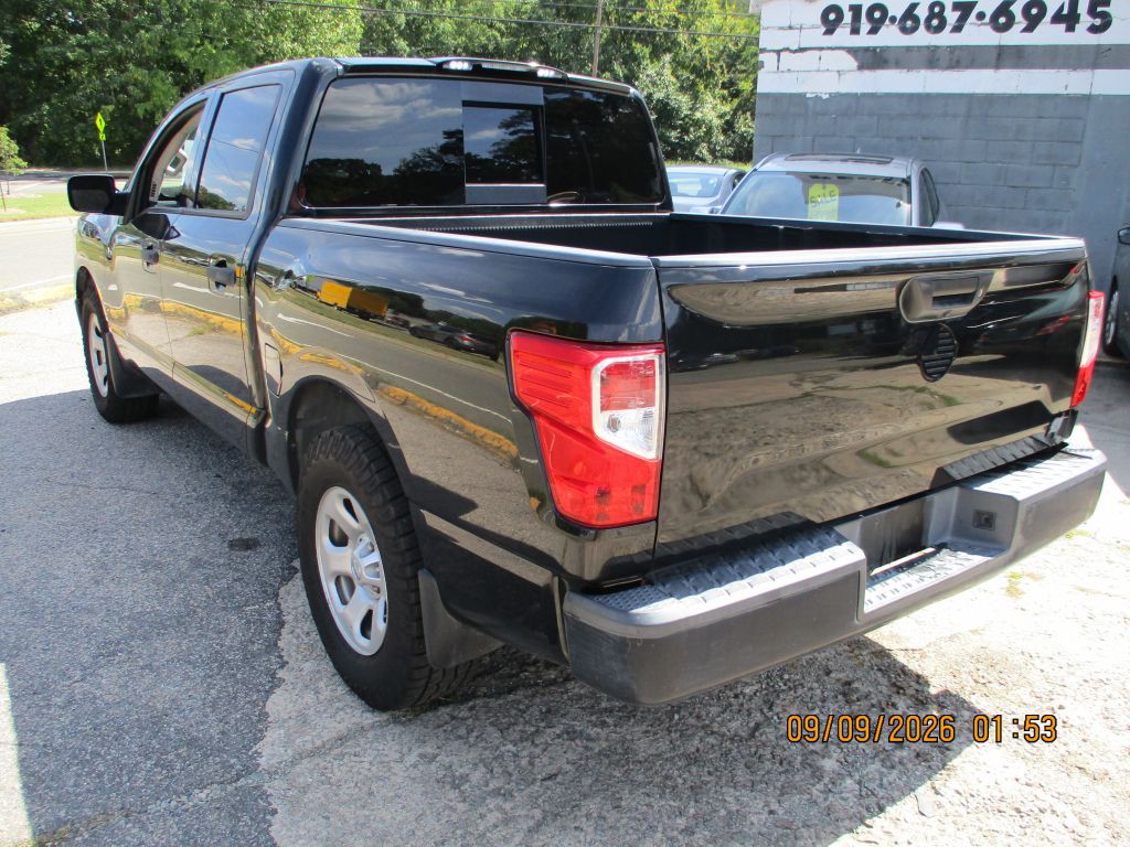2018 Nissan Titan Image 3