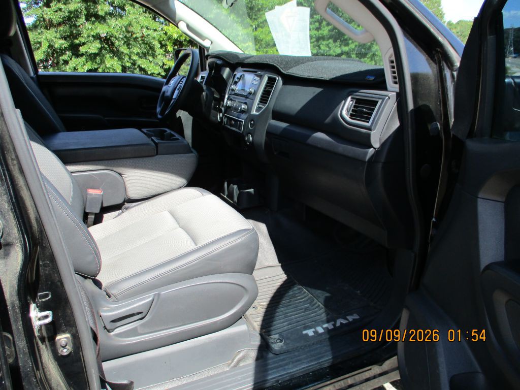 2018 Nissan Titan Image 6