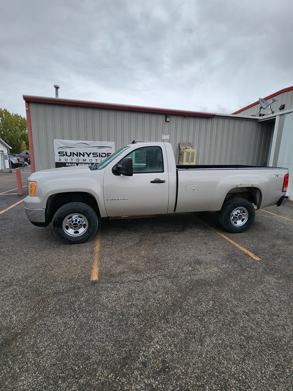 2009 GMC Sierra 2500 Image 2