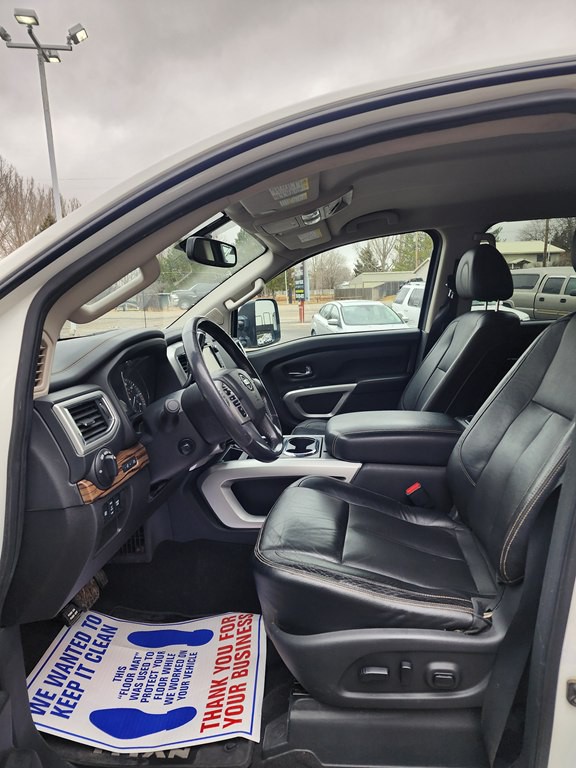 2017 Nissan Titan Image 5