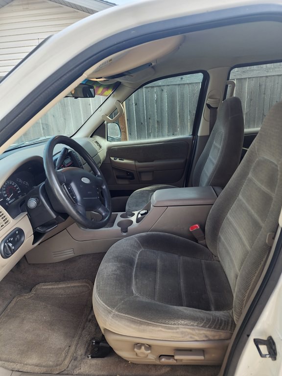 2002 Ford Explorer Image 5