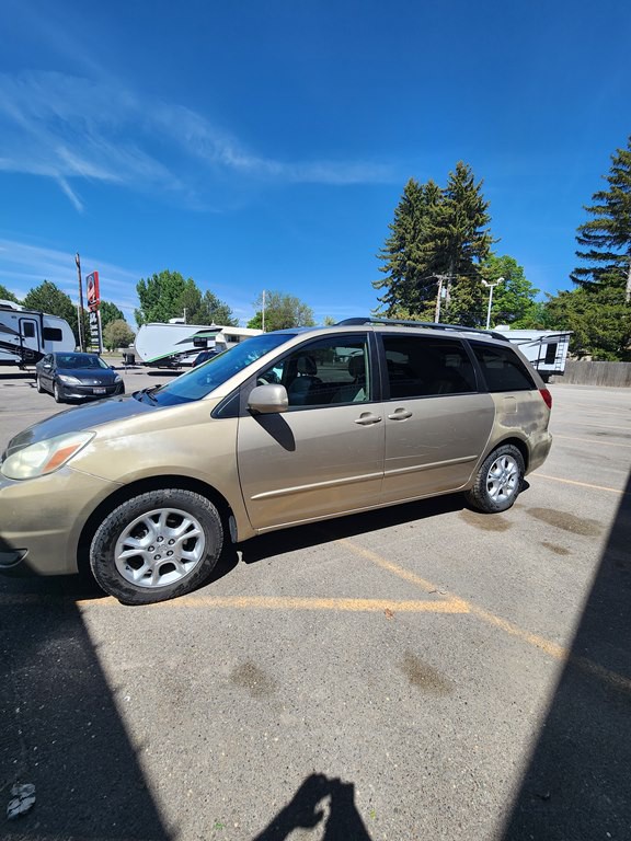 2004 Toyota Sienna Image 4