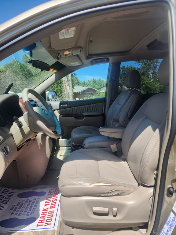 2004 Toyota Sienna Image 5