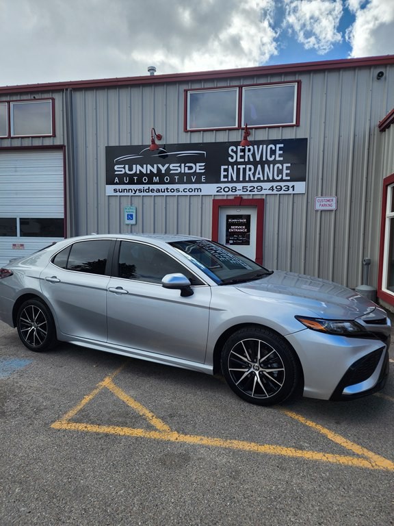 2021 Toyota Camry Image 2