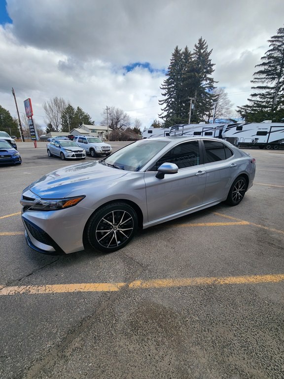 2021 Toyota Camry Image 3