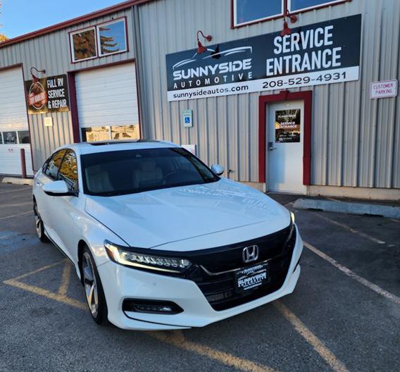2019 Honda Accord Image 1