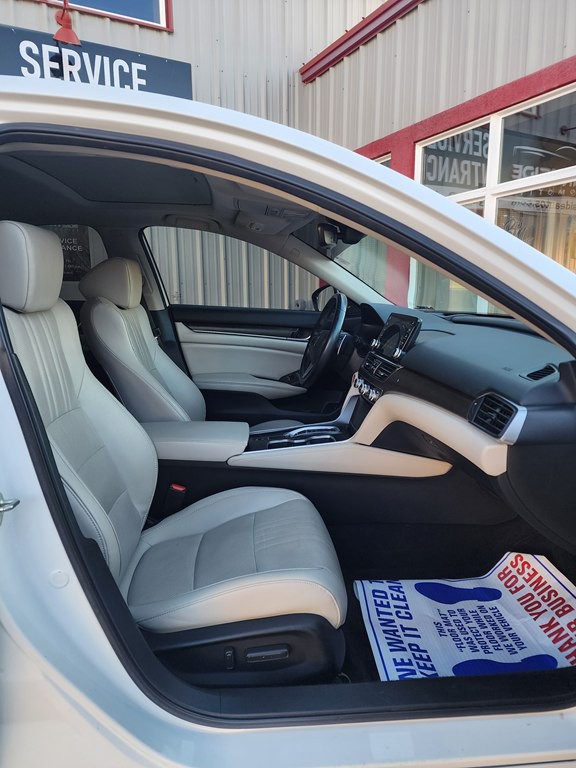 2019 Honda Accord Image 6