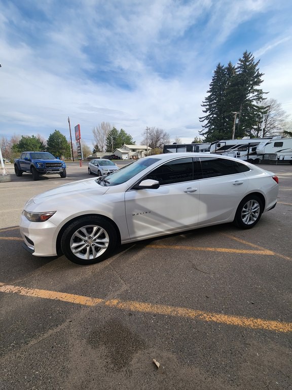 2016 Chevrolet Malibu Image 3
