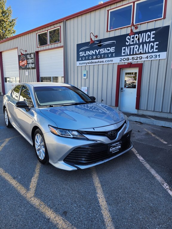 2019 Toyota Camry Image 1