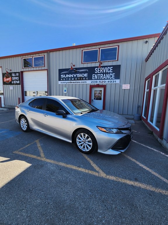 2019 Toyota Camry Image 2