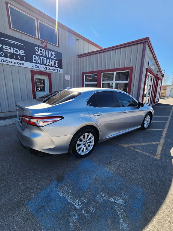 2019 Toyota Camry Image 3