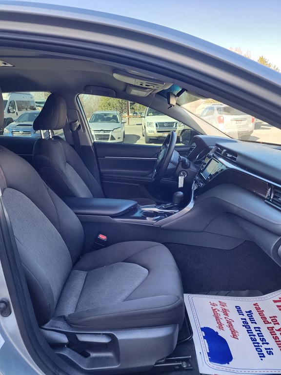 2019 Toyota Camry Image 7