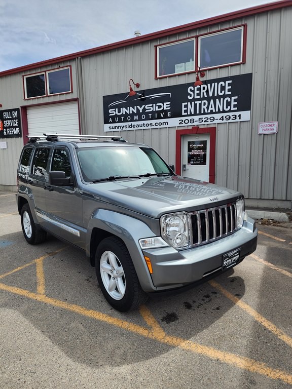 2012 Jeep Liberty Image 1
