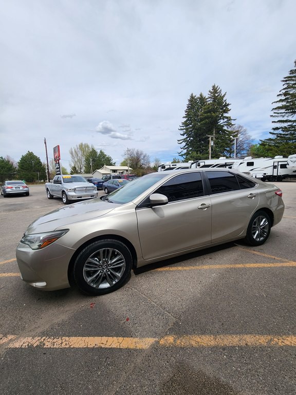 2017 Toyota Camry Image 3