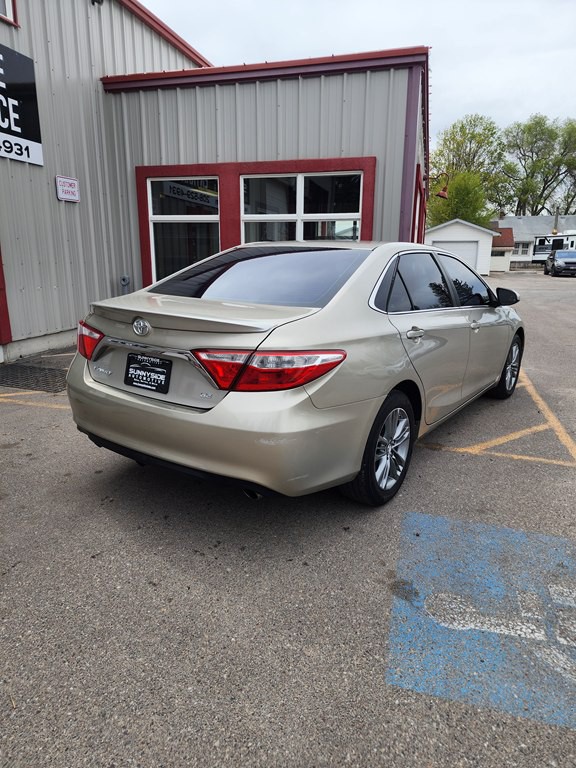 2017 Toyota Camry Image 4