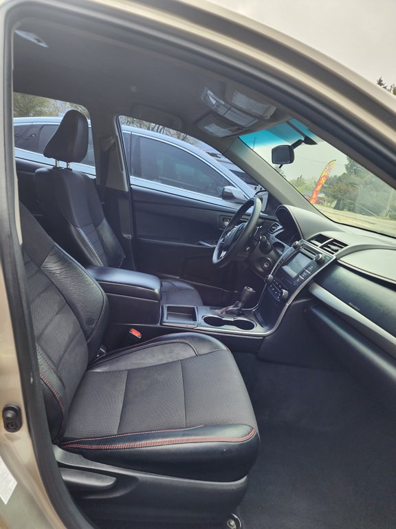 2017 Toyota Camry Image 6