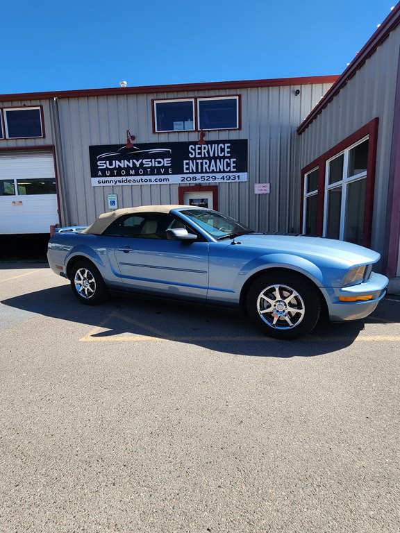 2006 Ford Mustang Image 2