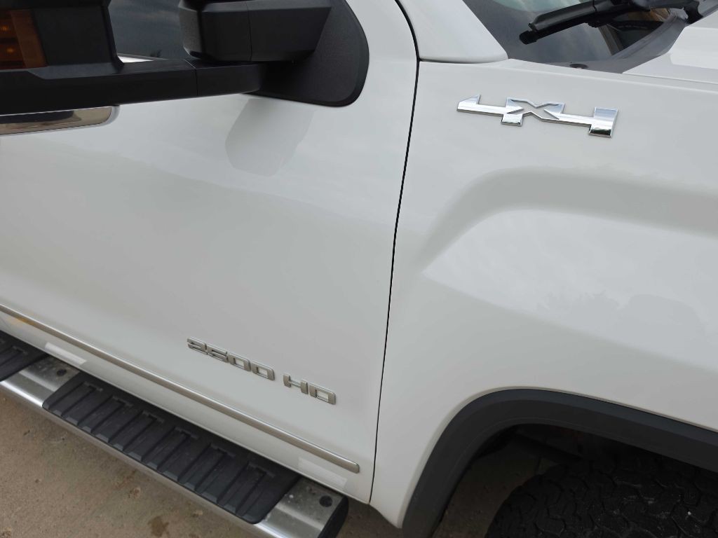 2016 GMC Sierra 2500 Image 14