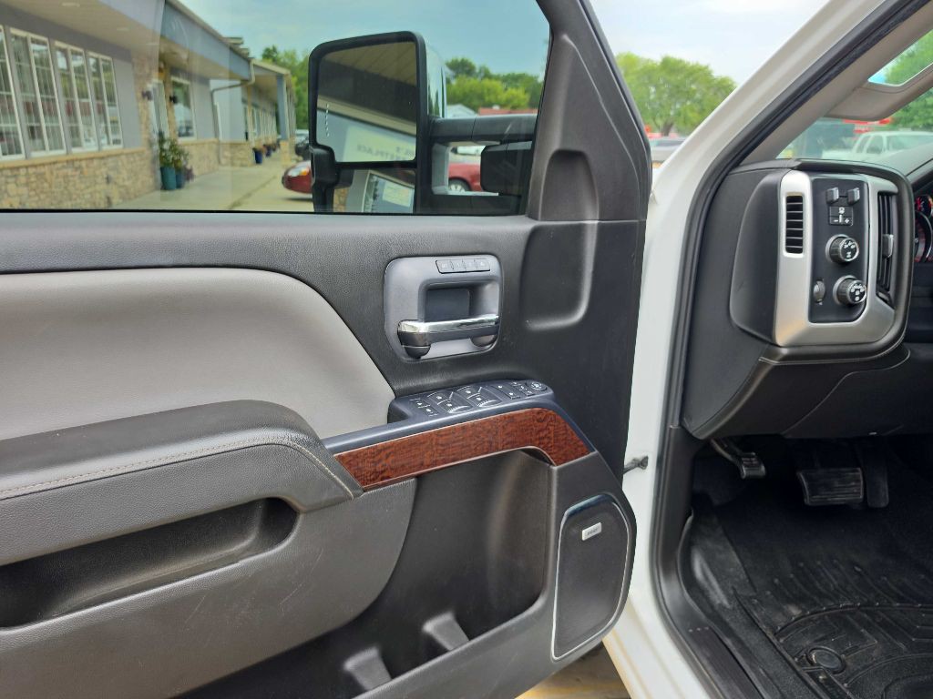 2016 GMC Sierra 2500 Image 41