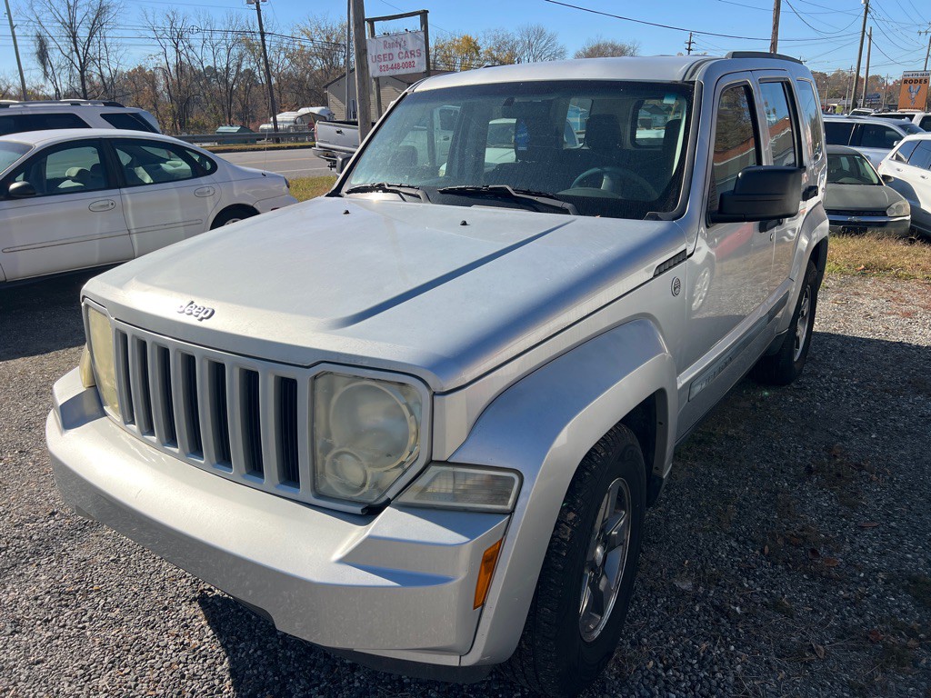 2008 Jeep Liberty Image 1