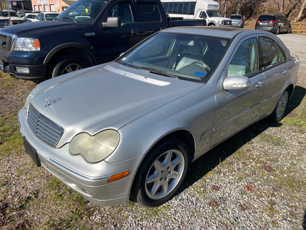 2002 Mercedes-Benz C-Class Image 1