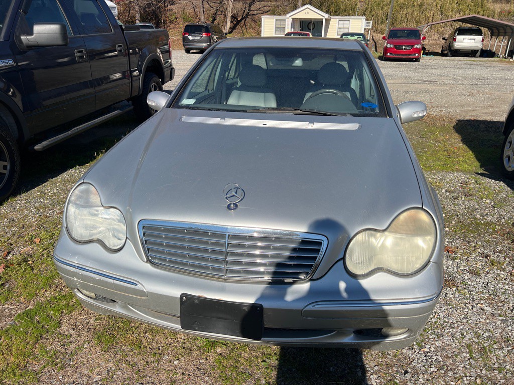 2002 Mercedes-Benz C-Class Image 2