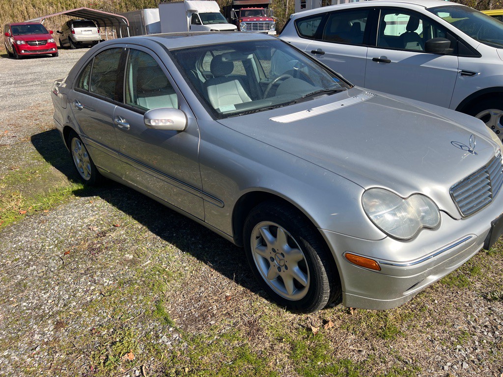 2002 Mercedes-Benz C-Class Image 3