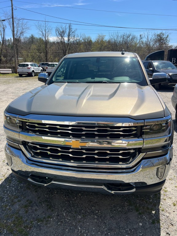 2017 Chevrolet Silverado 1500 Image 2