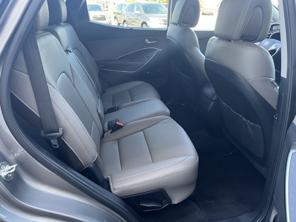 2018 Hyundai Santa Fe Image 19