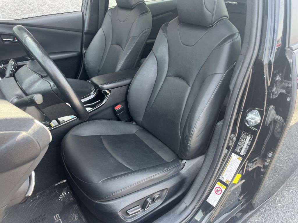 2016 Toyota Prius Image 11