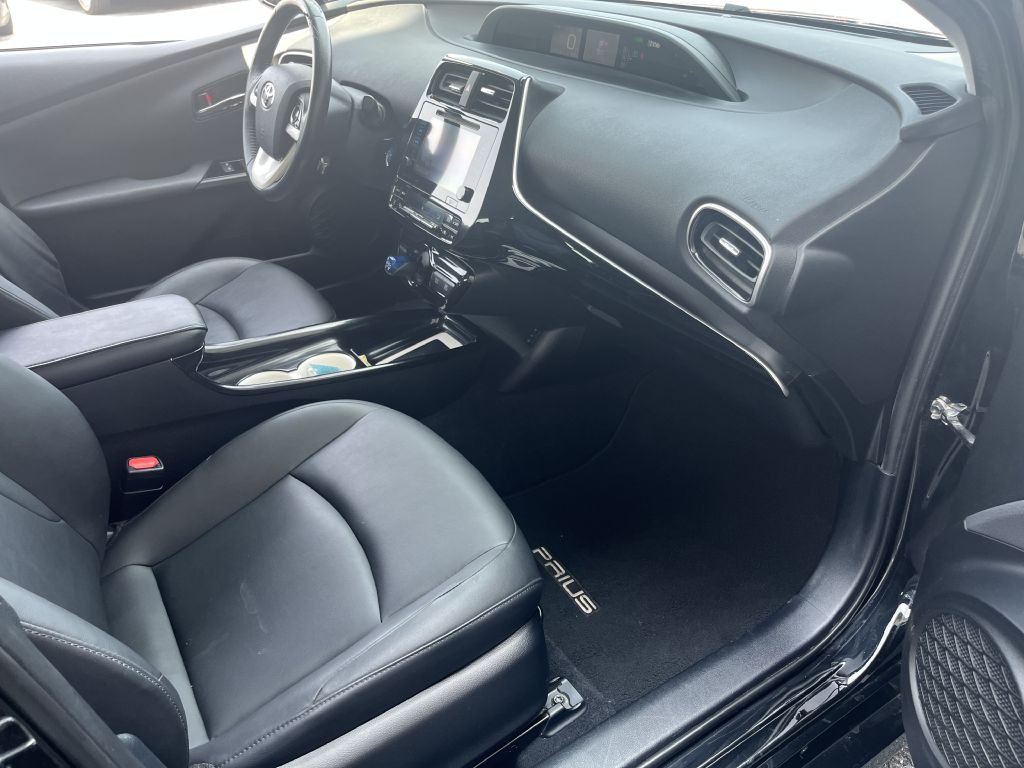 2016 Toyota Prius Image 14