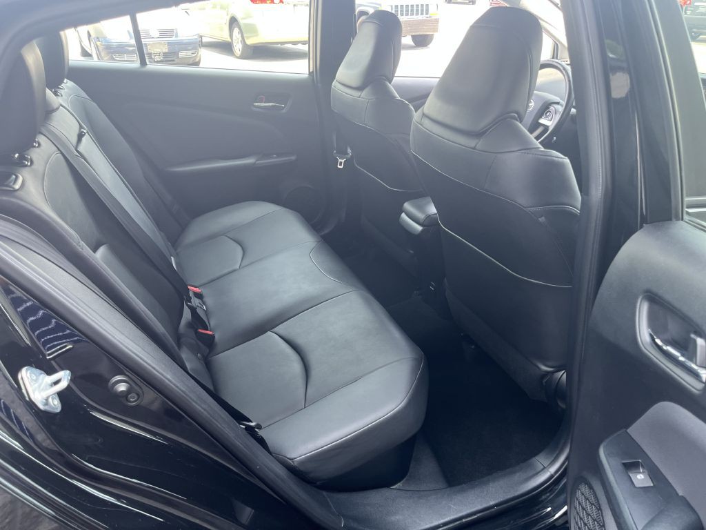 2016 Toyota Prius Image 16