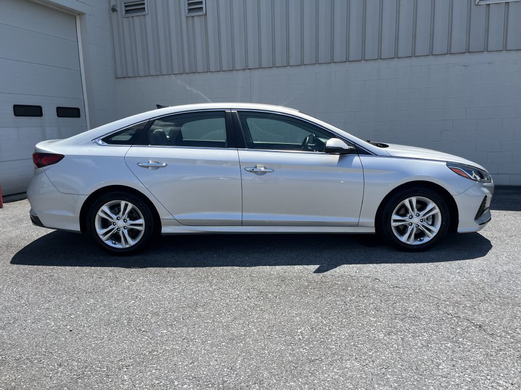 2018 Hyundai Sonata Image 2