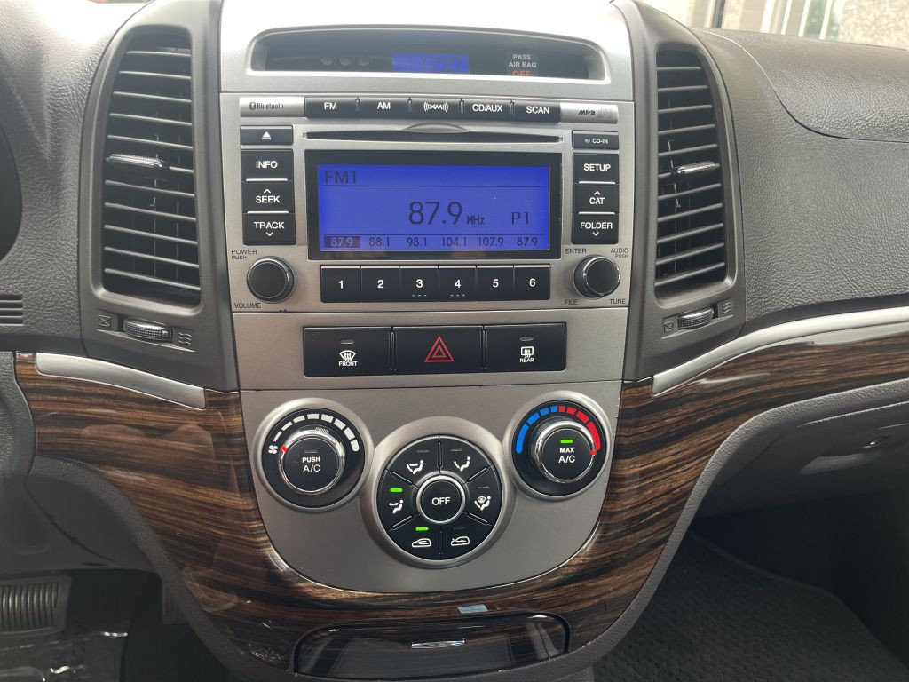 2011 Hyundai Santa Fe Image 9