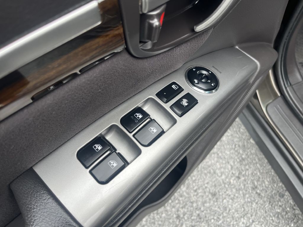 2011 Hyundai Santa Fe Image 17