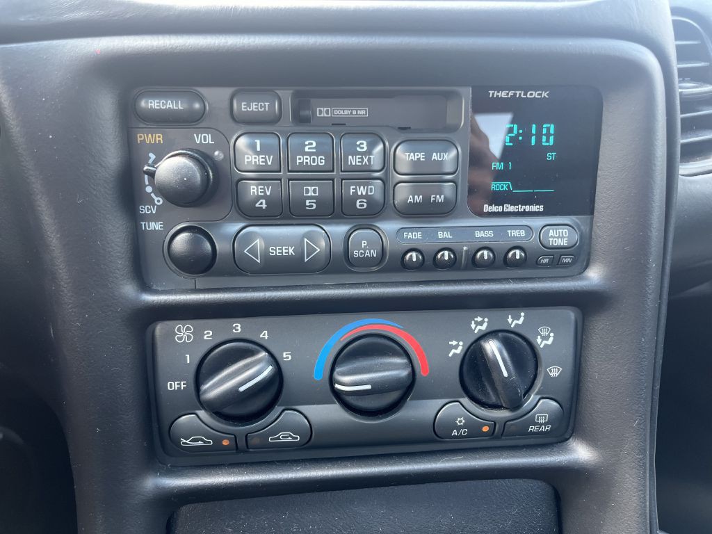 1998 Chevrolet Corvette Image 12