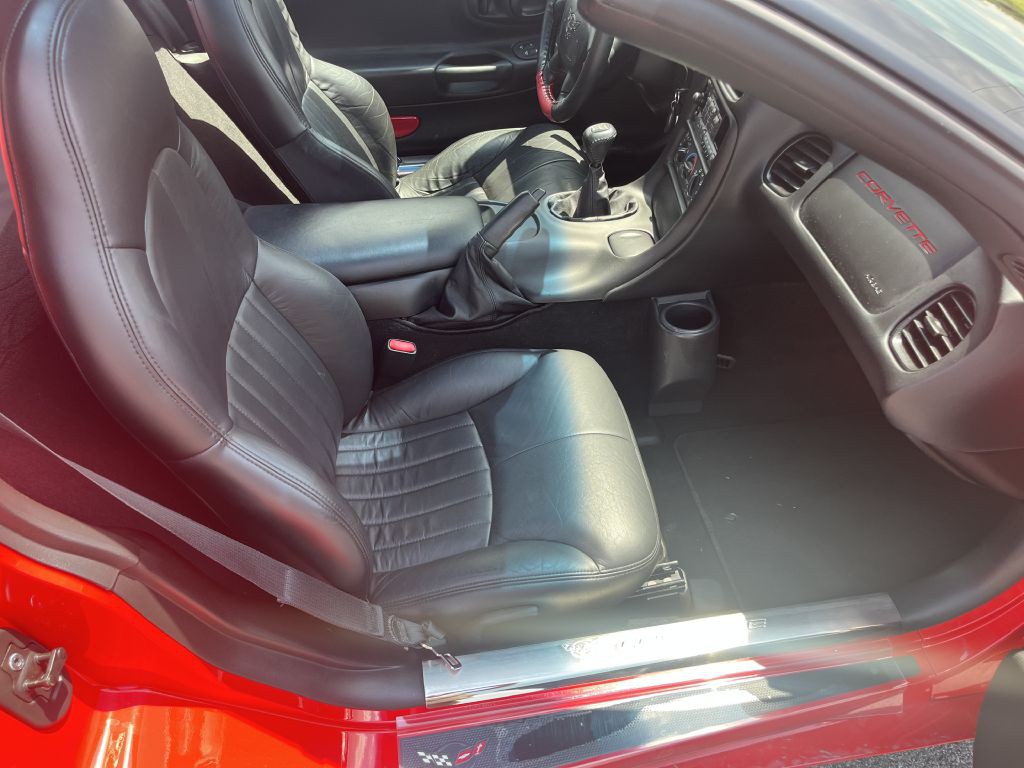 1998 Chevrolet Corvette Image 16