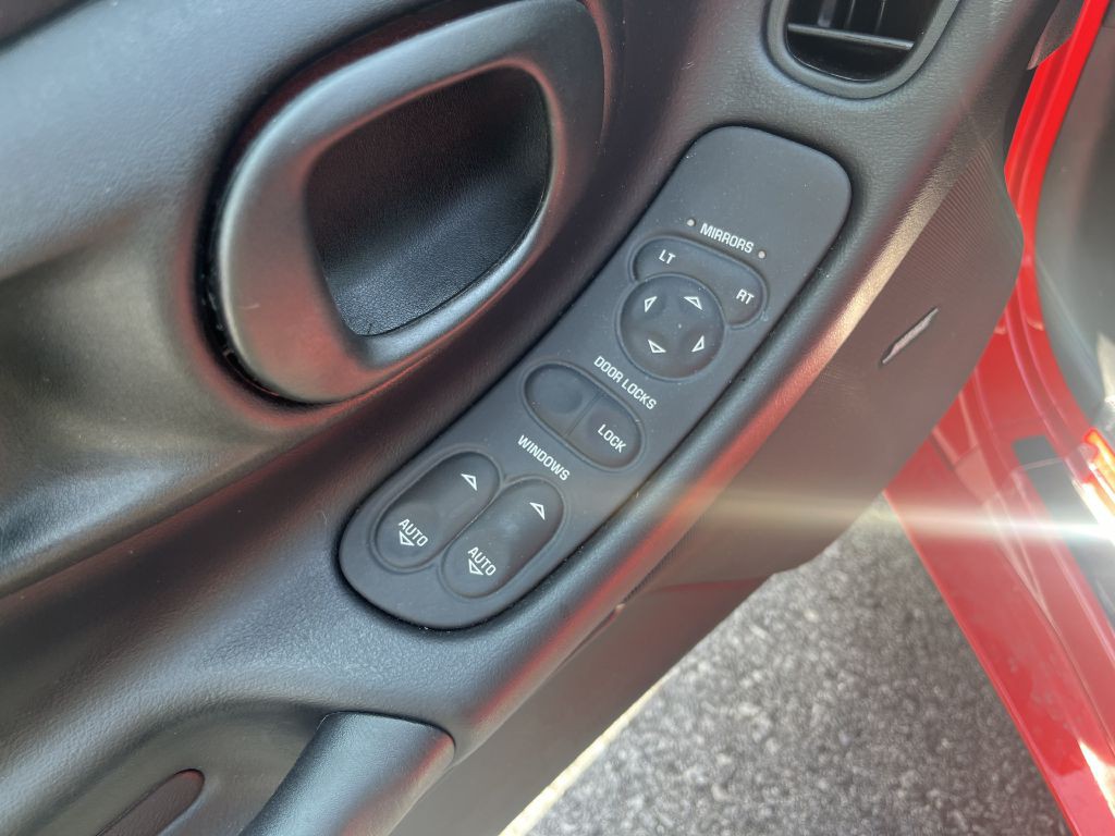1998 Chevrolet Corvette Image 18