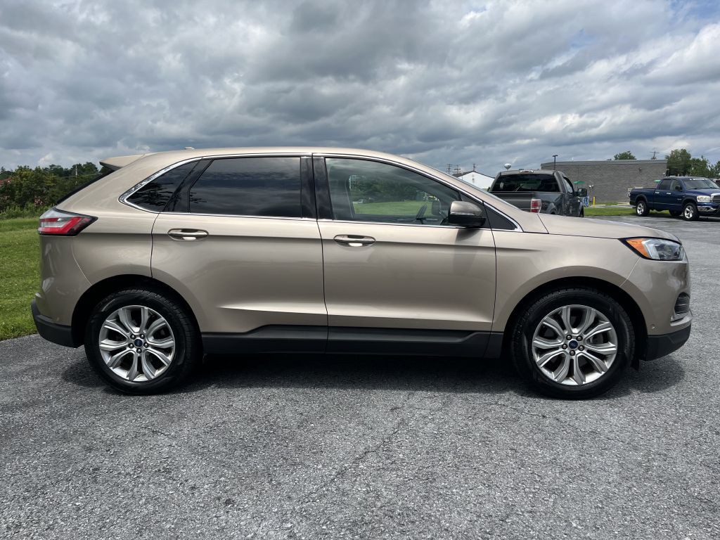 2020 Ford Edge Image 2