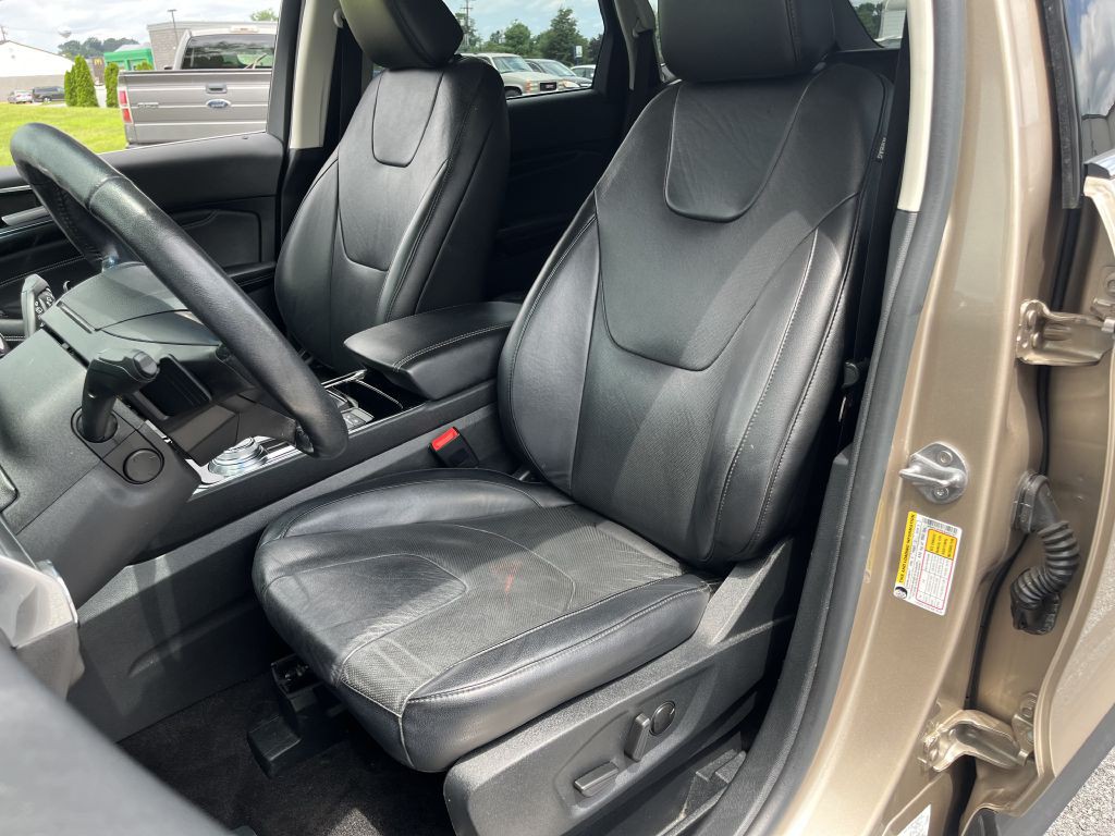 2020 Ford Edge Image 12