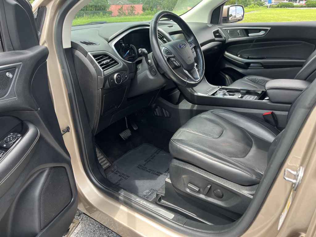 2020 Ford Edge Image 13
