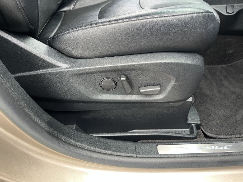 2020 Ford Edge Image 26