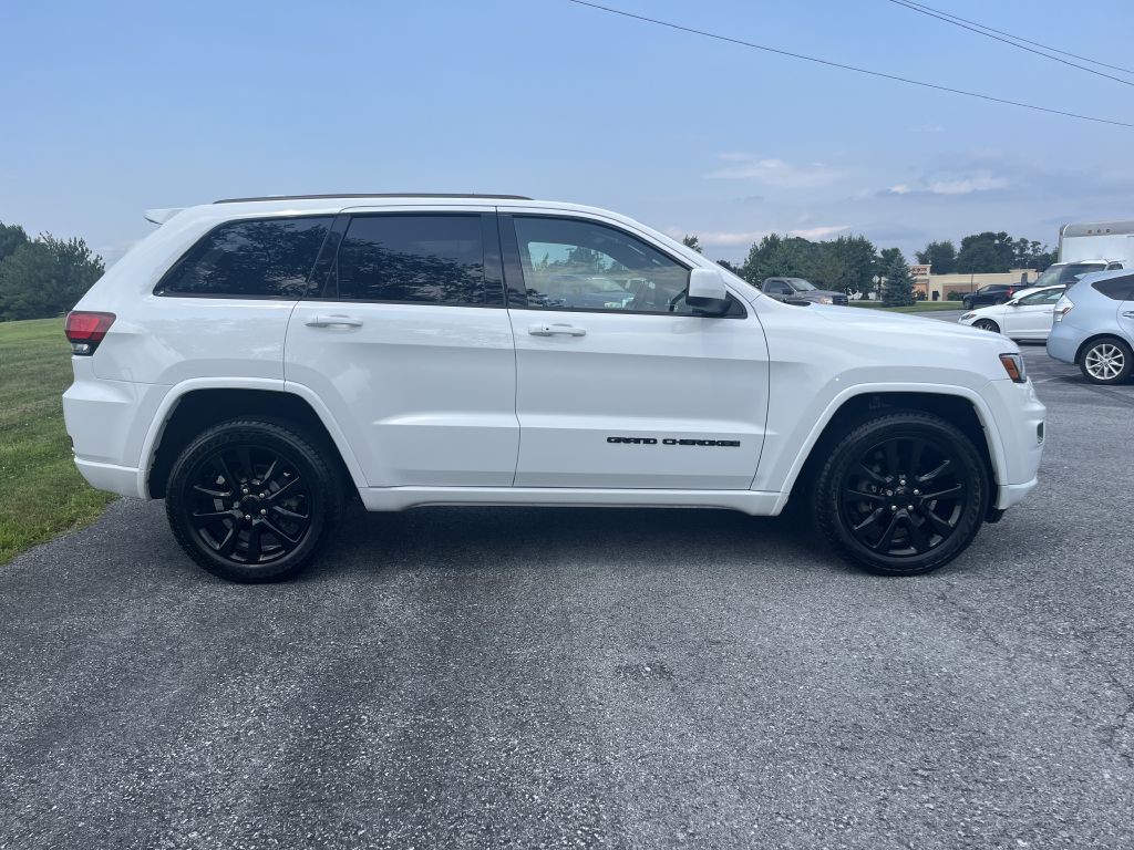 2018 Jeep Grand Cherokee Image 2