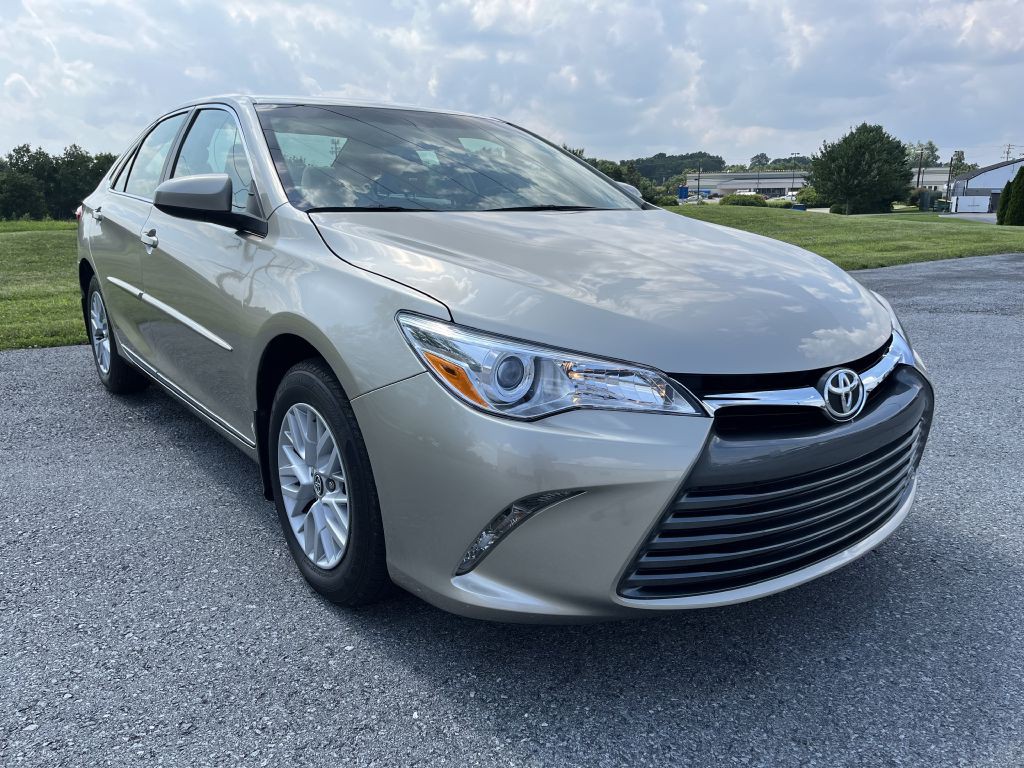 2017 Toyota Camry Image 1