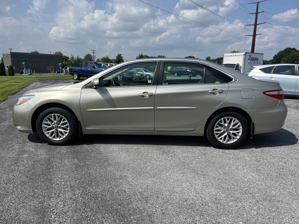 2017 Toyota Camry Image 6