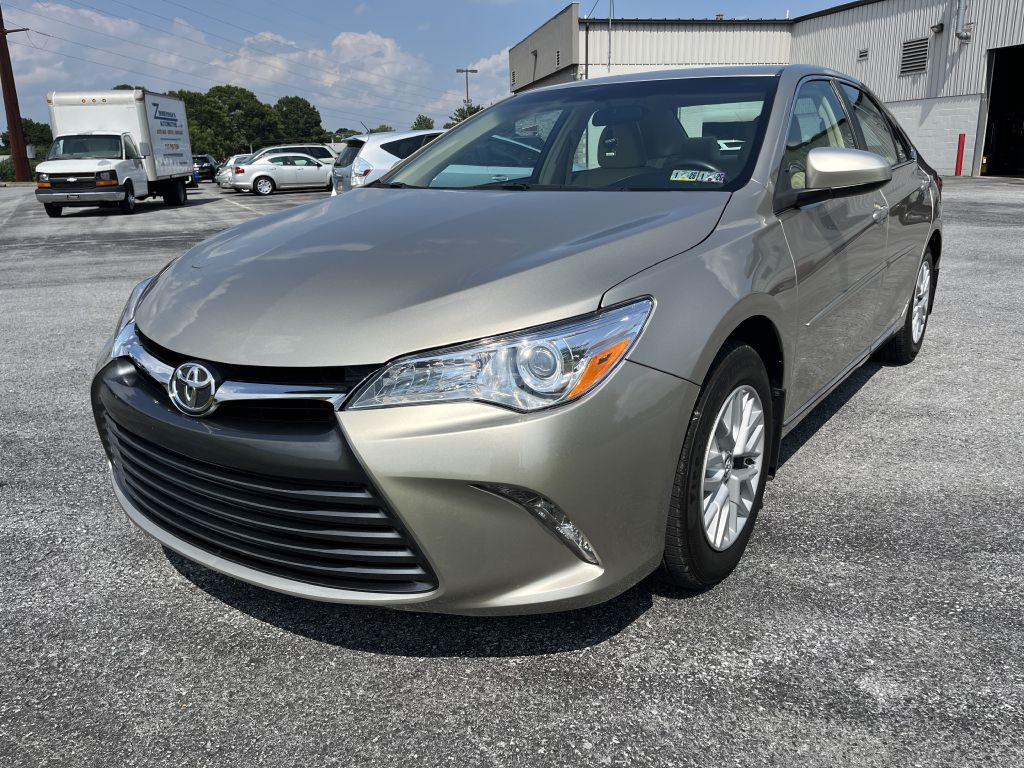 2017 Toyota Camry Image 7