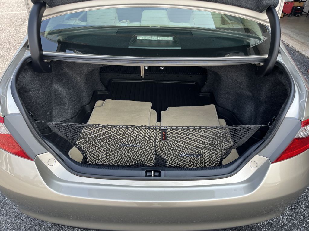 2017 Toyota Camry Image 17