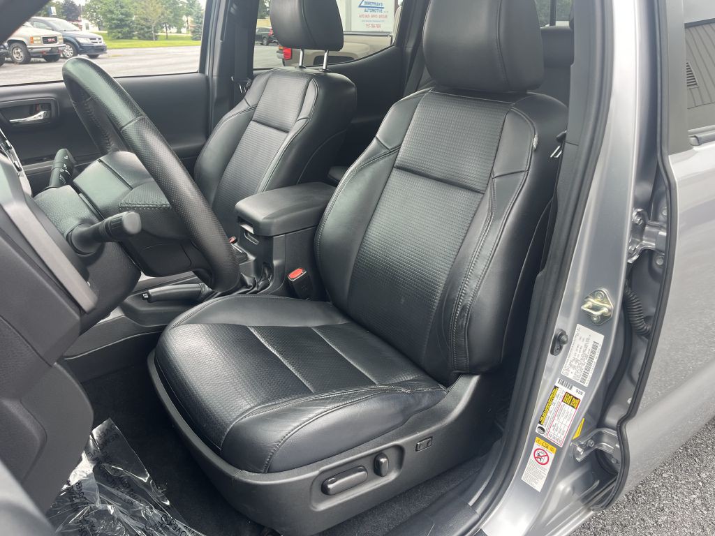 2020 Toyota Tacoma Image 12