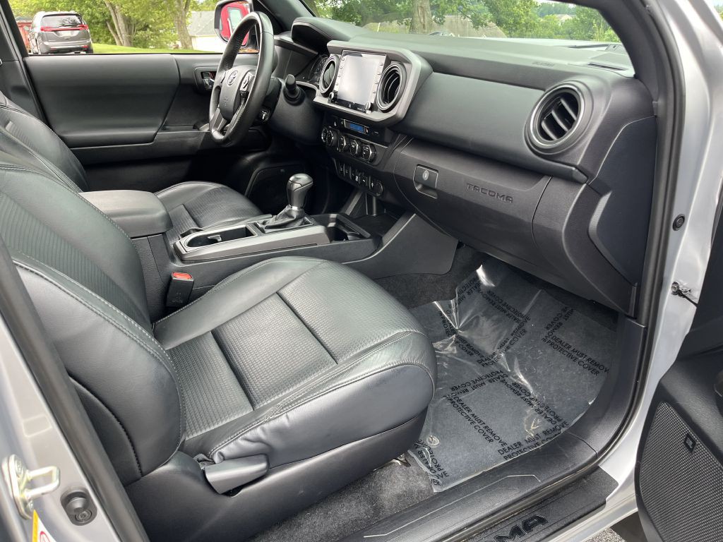 2020 Toyota Tacoma Image 15